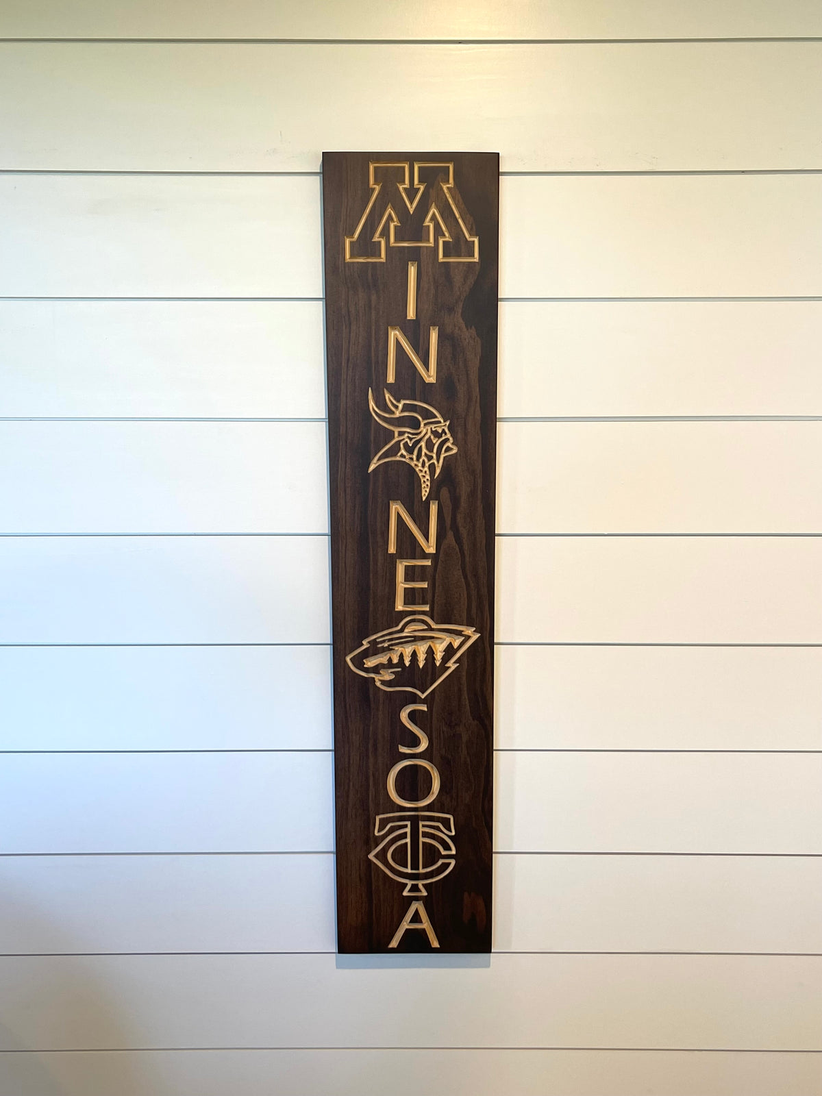 Mesota Sign Minnesota Team Sign-Wild Vertical – CARVEDN - Wood Signs